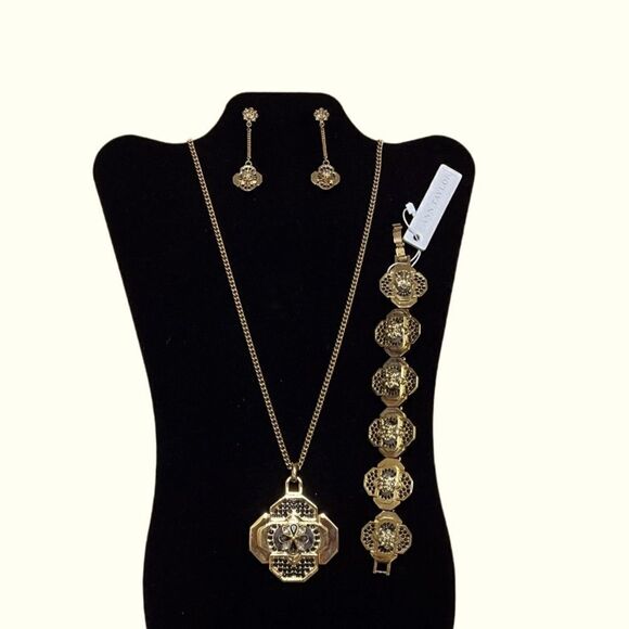 🌟NEW🌟Ann Taylor Gold Bracelet  - Picture 1 of 2